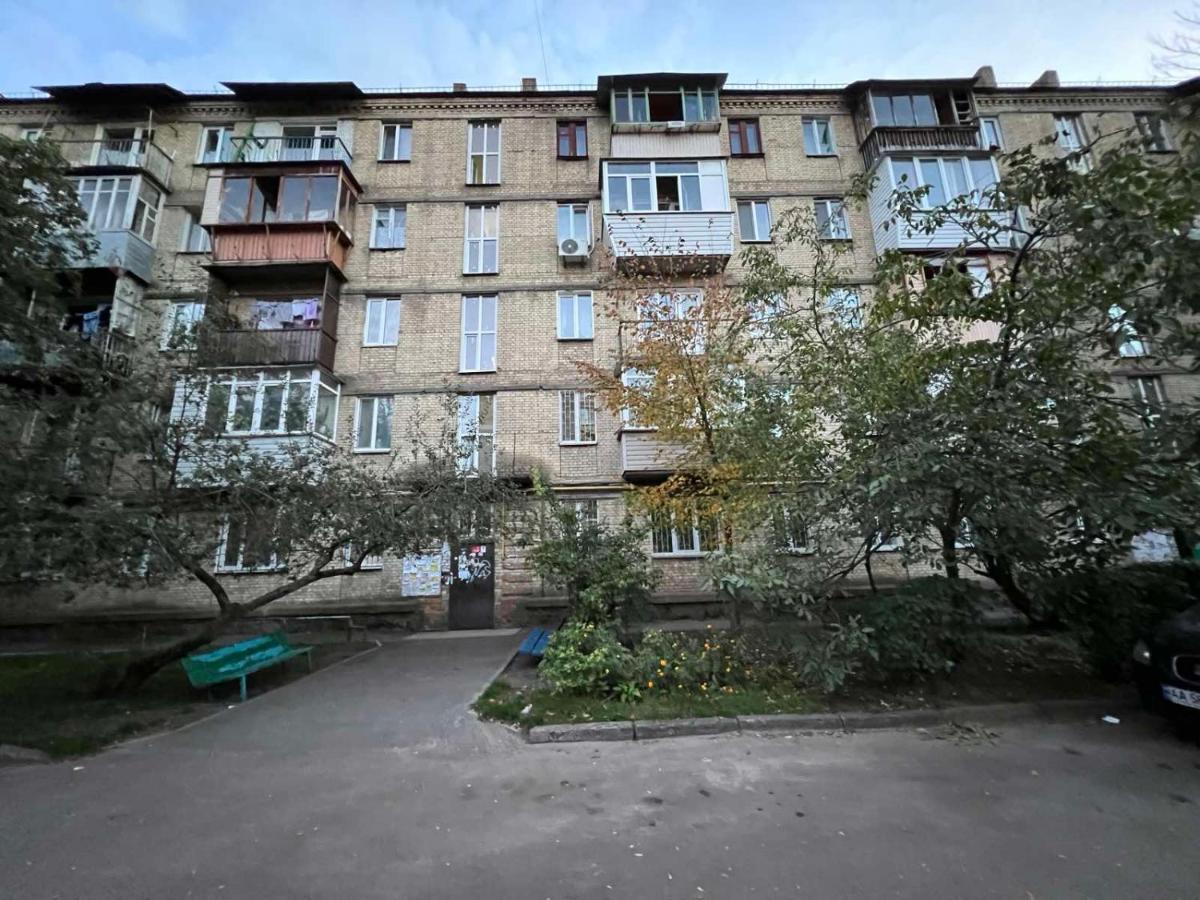 Apartment Near Metro Station Darnitsa Kiew Exterior foto